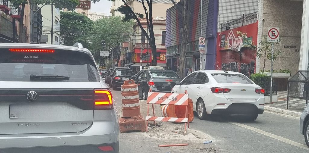 Buraco na Rua das Palmeiras